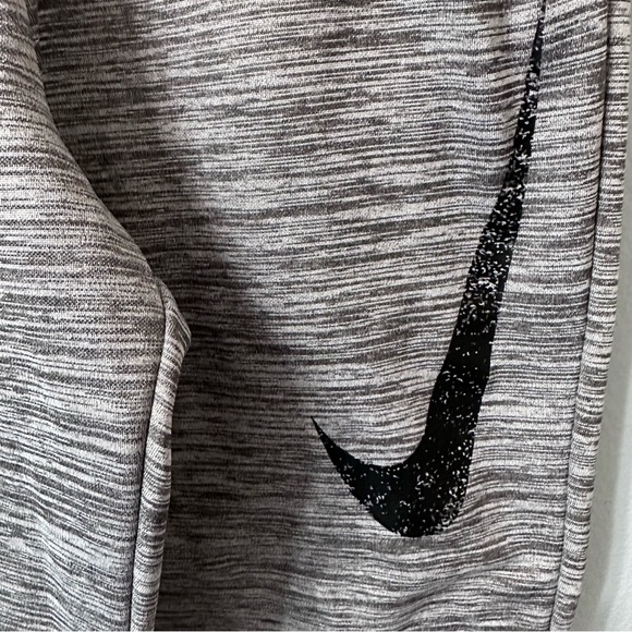 Nike Youth Size Medium Grey Joggers with Drawstrings & Mesh Lined Pockets - Picture 2 of 8